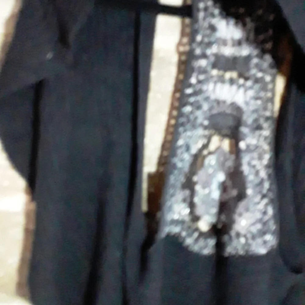 Vest - Picture 3 of 5